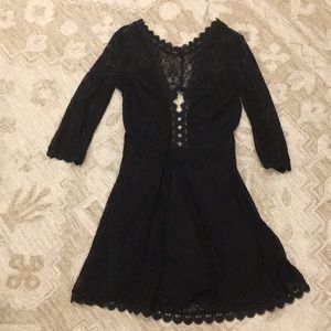 Tobi Lace 3/4 Sleeve Plunging Open-back Dress
